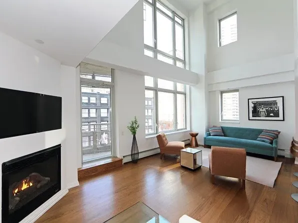 205 E 59th St #1903, New York, NY 10022