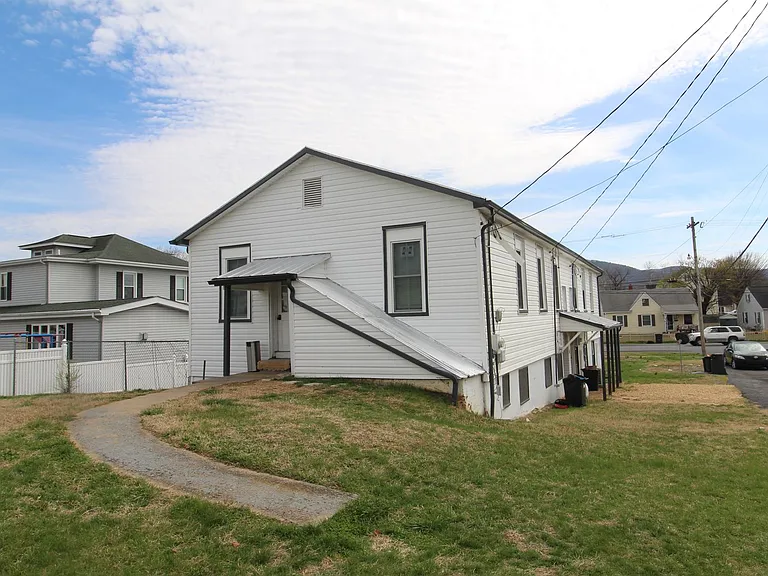 98 Lee Ave — Photo 14