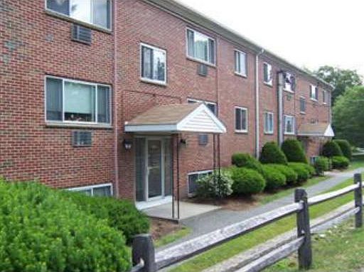 2nd image of 135A Winthrop St APT 1