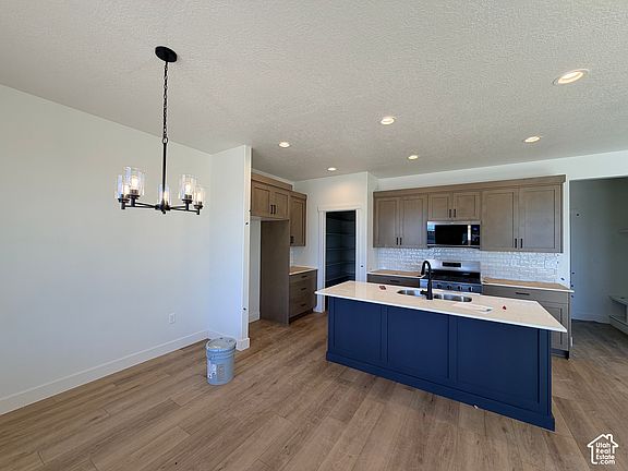 5th image of 3637 W Collingwood Rd S #226