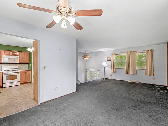 5th image of 10619 Porter St