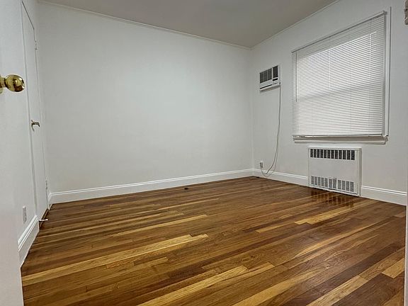 5th image of 5640A Utopia Pkwy #A