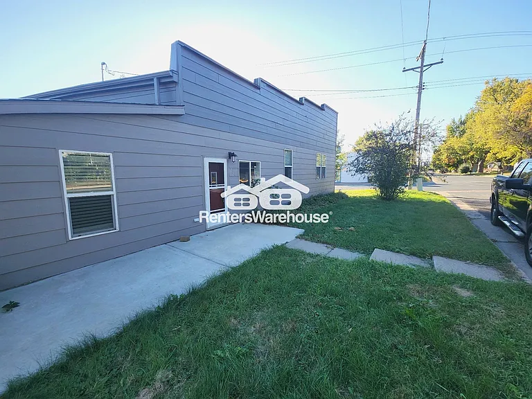 200 N Vine St — Photo 1