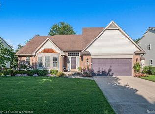 781 Pheasant Run West Dr, Wixom, MI