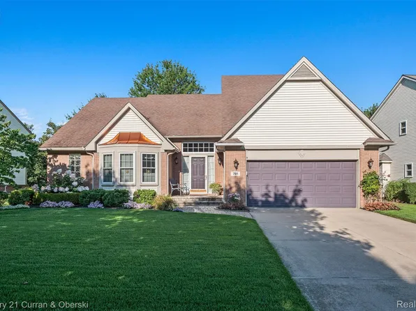 781 Pheasant Run West Dr, Wixom, MI 48393