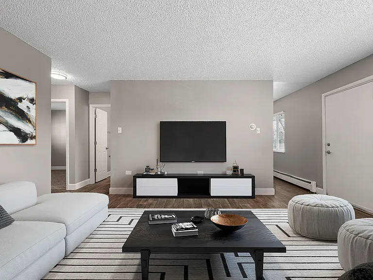 Crestone Apartments — Photo 6