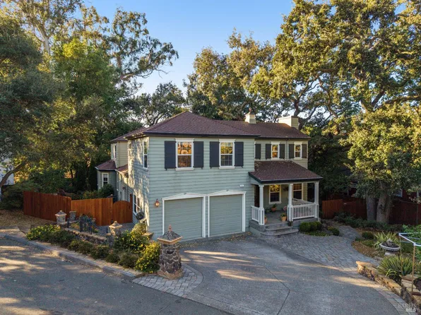 2 Fullerton Lane, Petaluma, CA 94952