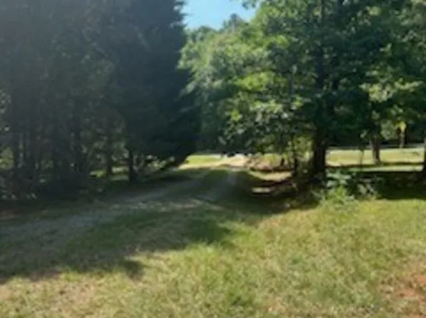 806 McSwain Rd, Chesnee, SC 29323