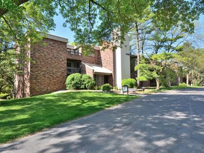 2300 West Good Hope ROAD UNIT 140, Glendale, WI, 53209