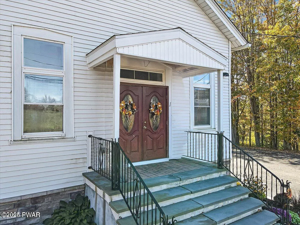 2 bed, 1.0 bath, 850 sqft, $1,600 — Photo 2
