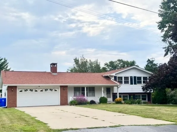 322 Hillside Dr, Kewanee, IL 61443