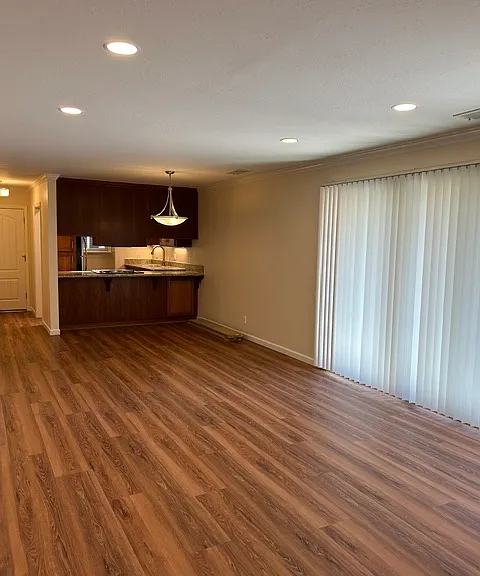 982 Almanor Ct #982 — Photo 12