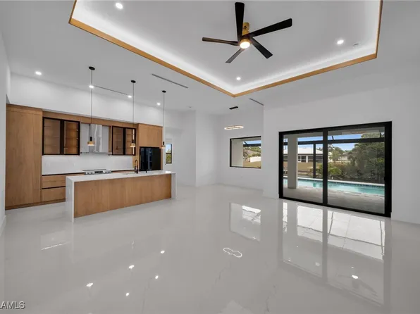 203 SE 11th Terrace Cpe, Coral, FL 33990