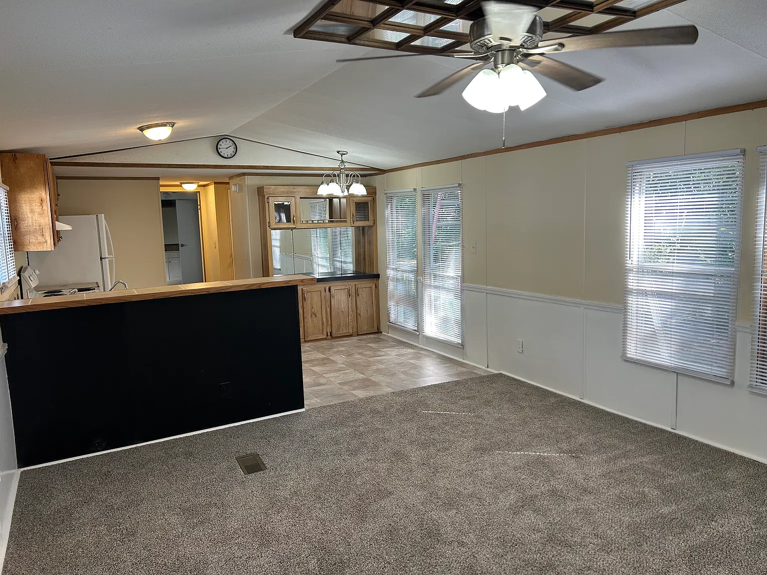 3 bed, 1150 sqft, $1,295 — Photo 2