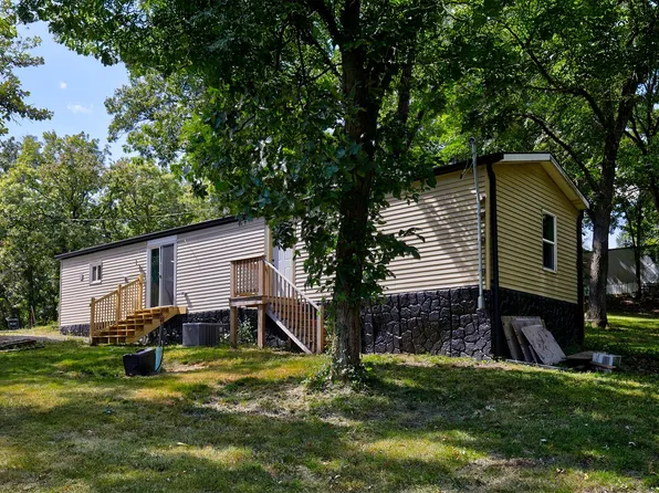 8447 Rosewood St, Dexter, IA 50070