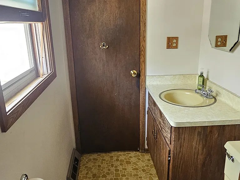 En suite half bath