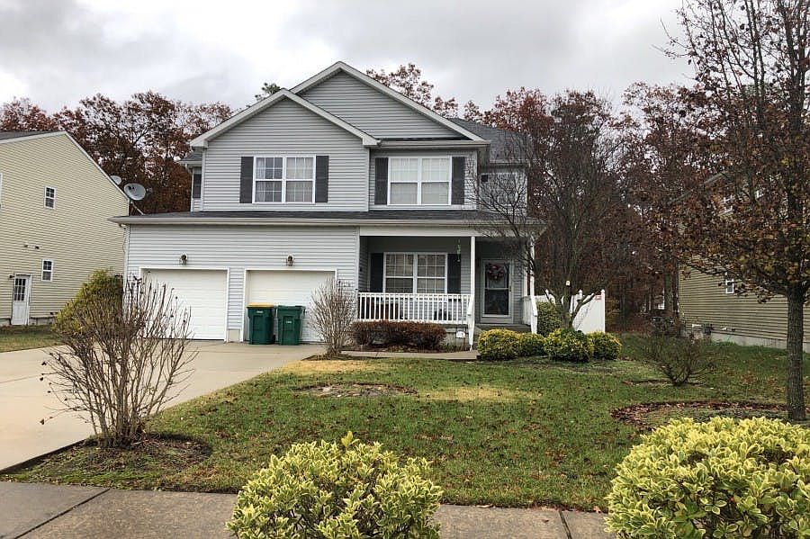 1st image of 320 Quince Ave