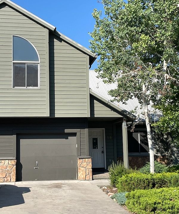 1st image of 15 Sagewood Ct