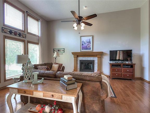 4th image of 3119 Cochise Ave