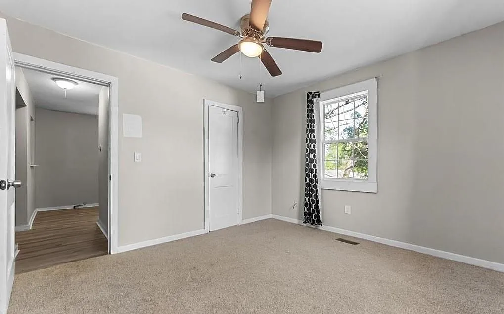 3 bed, 1026 sqft, $1,250 — Photo 2