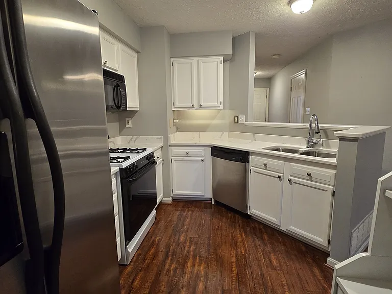 115 Westbrooke Ln — Photo 4