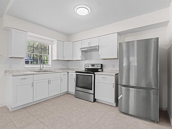 4th image of 452 N Elmwood Point