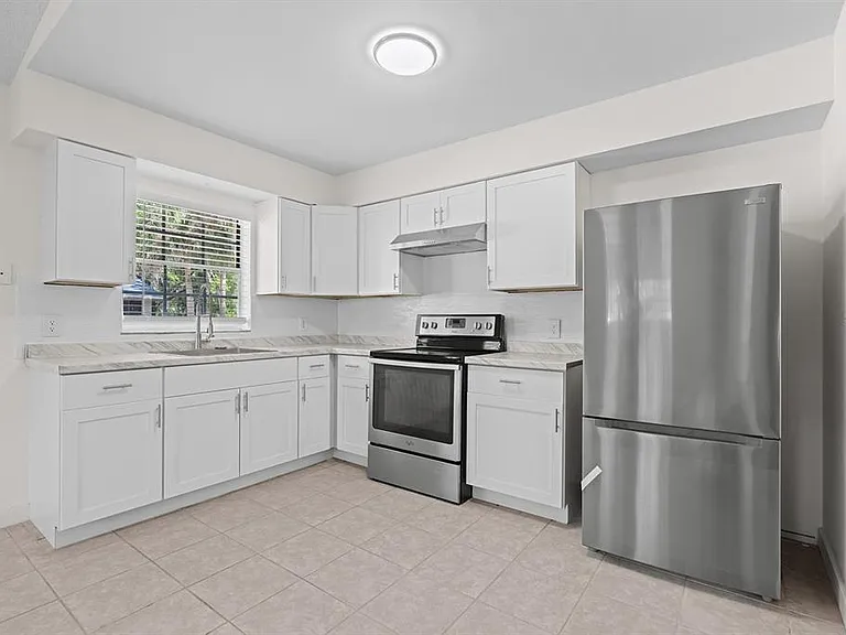 450 N Elmwood Point — Photo 5