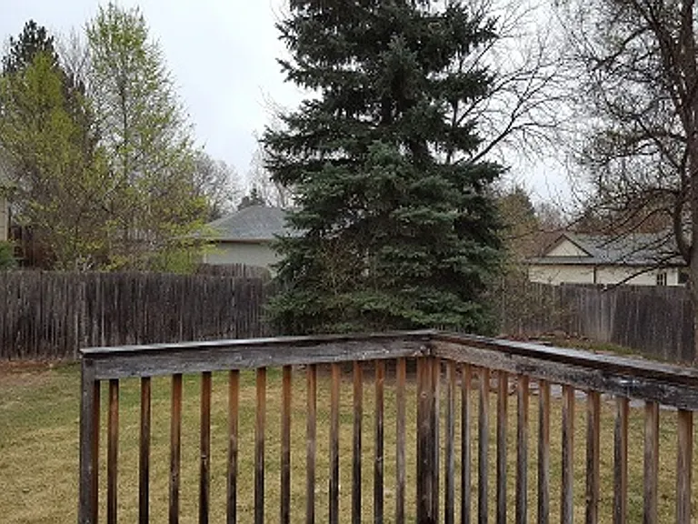 1506 Yount St — Photo 9