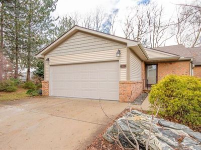 926 Moore Dr, Chelsea, MI, 48118