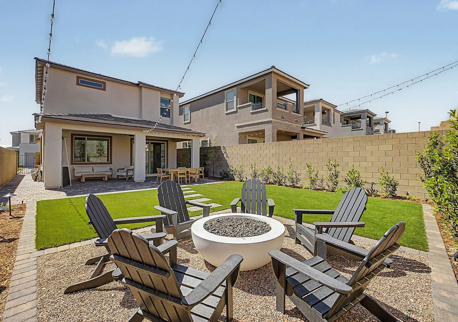 3-Bedroom home in the gated community of Nighthawk in Summerlin West! — Photo 1