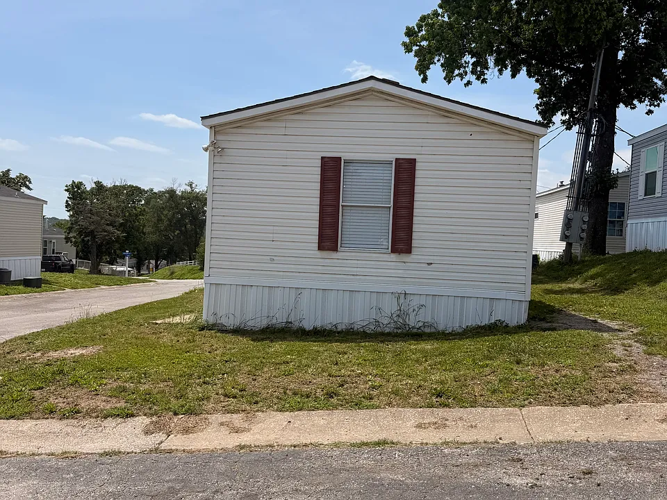 3323 Eastern Ave