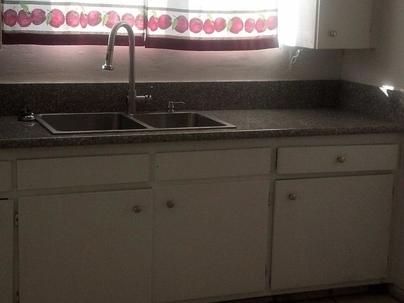 3rd image of 7966 Whitlock Ave