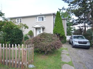 67 Campfield Dr, Fairfield, CT 06825