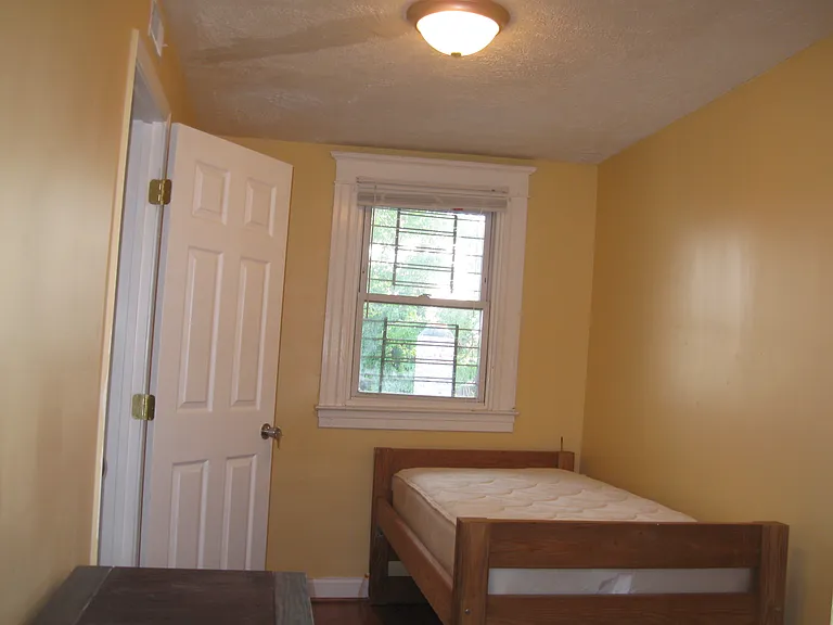 325 E University Pkwy #F3 — Photo 1