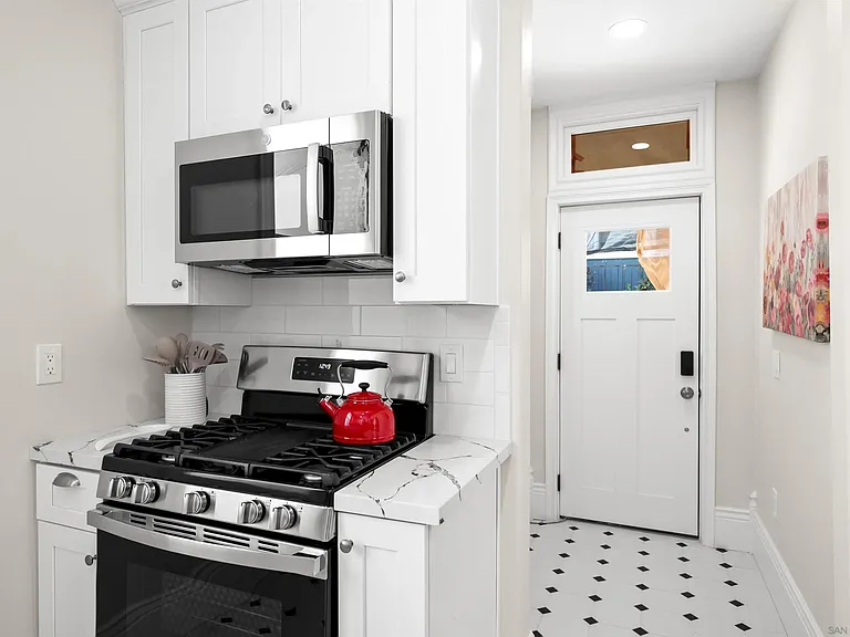 2251 Brant St — Photo 9