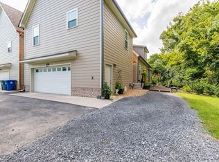 1372 Adams St, Chattanooga, TN 37408