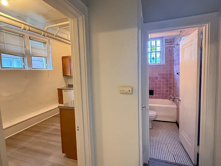 5851 Morrowfield Ave #15 — Photo 8