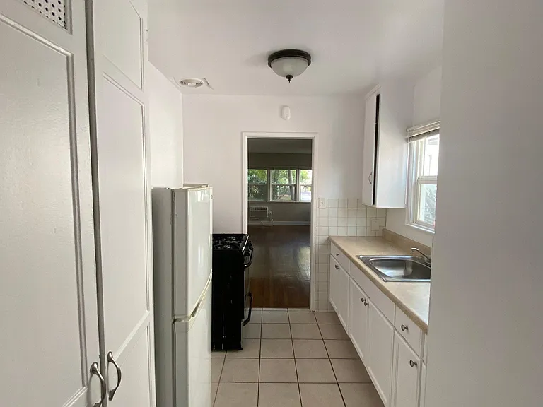 5418 Carlton Way #4 — Photo 9