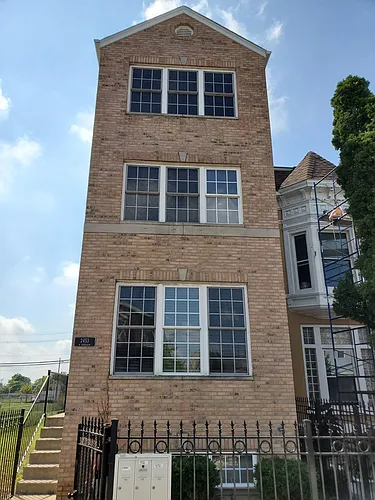 2453 W Grenshaw St #B Photo 1