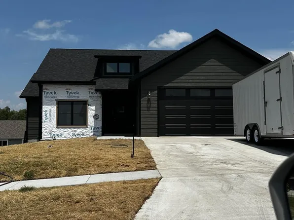 509 18th Ave E, Oskaloosa, IA 52577