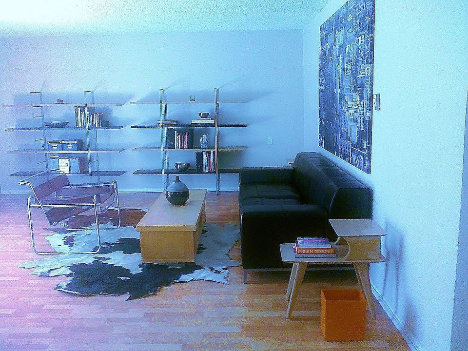 LIVING ROOM AREA