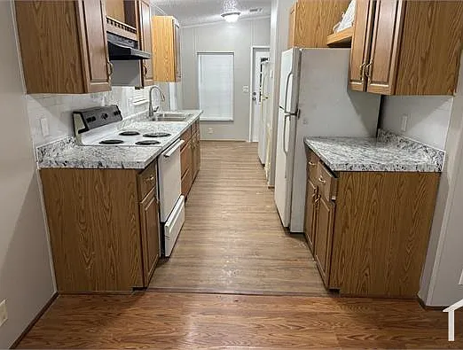 10553 Bay Hills Cir — Photo 20