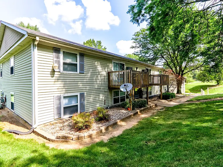 Arbor Terrace and Richland Country Apartments — Photo 9