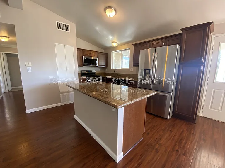 3002 Skipper St — Photo 2