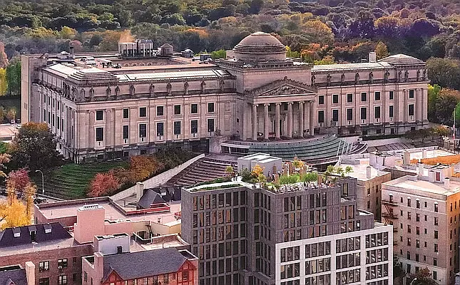 Rented by Compass | media 21