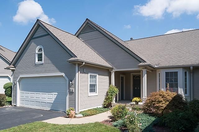 1st image of 216 Pierce Lake Dr