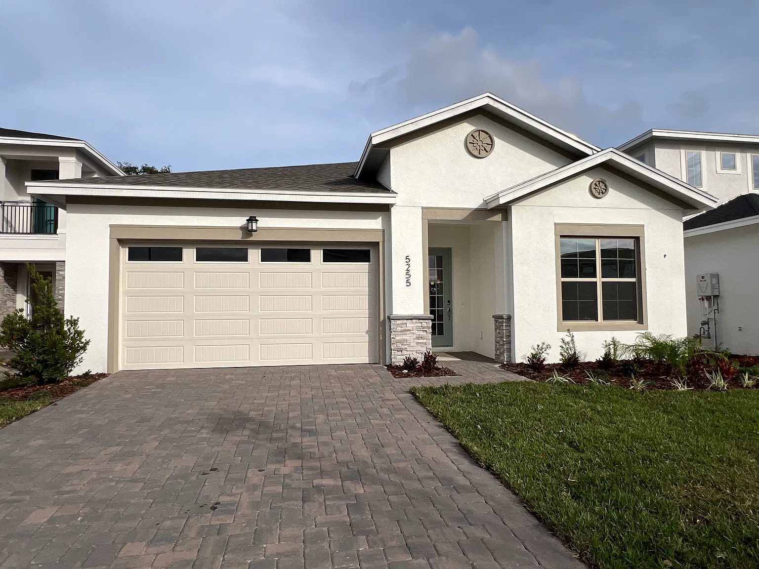 4 bed, 1893 sqft, $2,500 — Photo 1