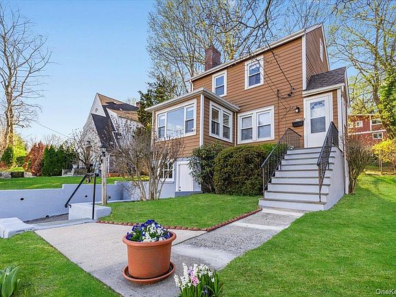 3rd image of 280 Knollwood Road