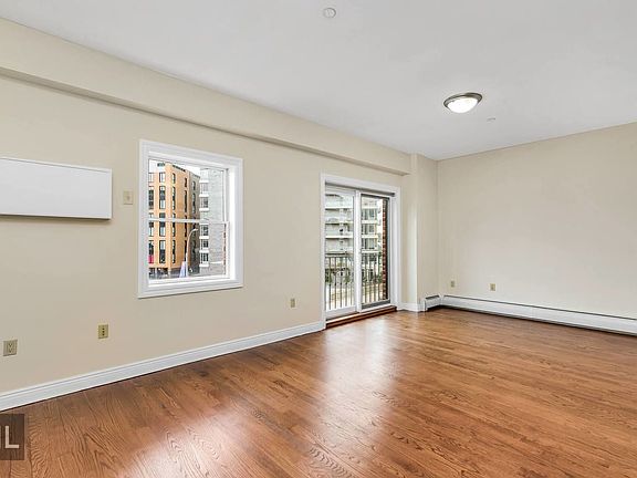 5th image of 1203 Jackson Ave APT 5A