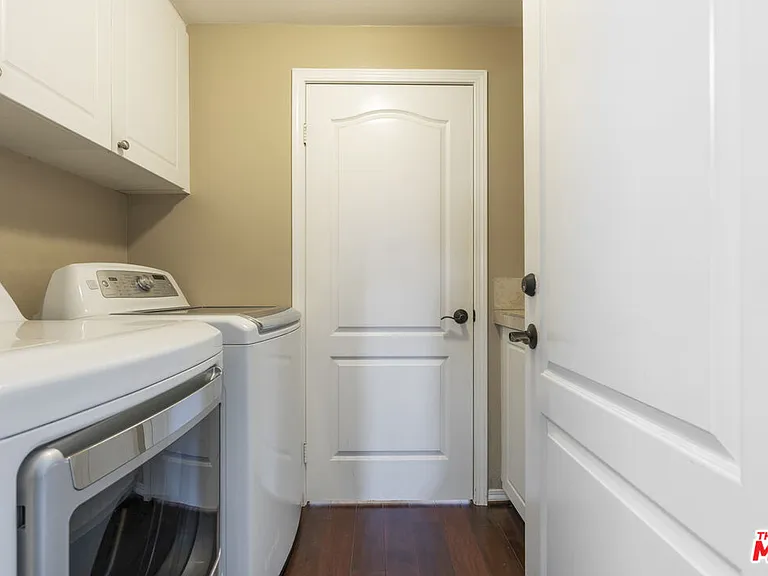 14321 Hortense St — Photo 44
